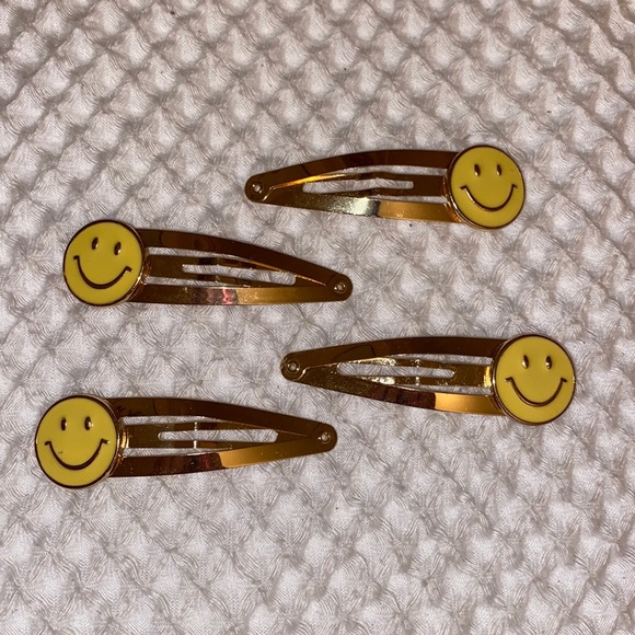 Accessories - 5 for $10 Smiley Face Hair Accessories